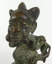 EARLY AFRICAN BRONZE FIGURE