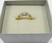 DAINTY DIAMOND RING