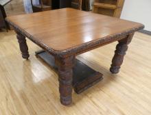 ANTIQUE OAK DINING TABLE
