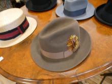 SEVEN VINTAGE MEN'S HATS