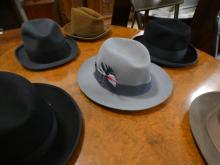 SEVEN VINTAGE MEN'S HATS