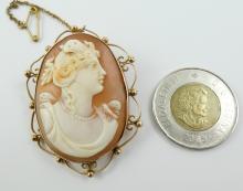 ANTIQUE CAMEO BROOCH