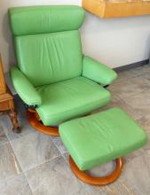 GREEN APPLE LEATHER STRESSLESS RECLINER WITH FOOTSTOOL