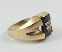 GOLD SIGNET RING