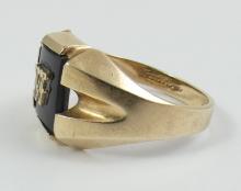 GOLD SIGNET RING