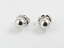 WHITE GOLD STUDS