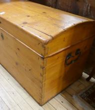 PINE STORAGE TRUNK