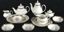 ROYAL DOULTON DINNER SERVICE