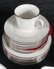 ROYAL DOULTON DINNER SERVICE