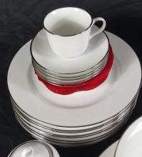 ROYAL DOULTON DINNER SERVICE