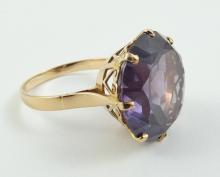 LADIES' AMETHYST RING