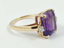 ELEGANT AMETHYST RING