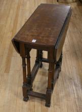 DIMINUTIVE OAK GATE-LEG TABLE