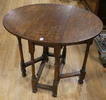 DIMINUTIVE OAK GATE-LEG TABLE