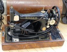 TWO ANTIQUE SINGER SEWING MACHINES