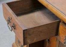 ANTIQUE KNEEHOLE DESK