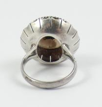 QUARTZ RING