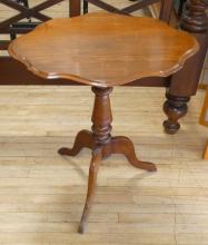 PEDESTAL LAMP TABLE