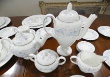 WEDGWOOD DINNER SERVICE