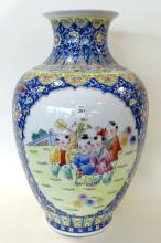 LARGE CHINESE PORCELAIN VASE