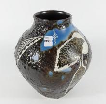FIRST NATIONS POTTERY VASE