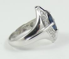 SAPPHIRE & DIAMOND RING