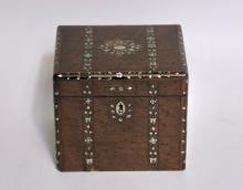 ANTIQUE  BOX