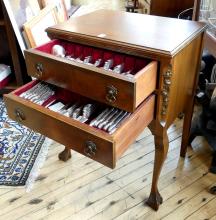 GIBBARD CUTLERY CHEST WITH CUTLERY