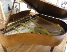 YAMAHA BABY GRAND PIANO
