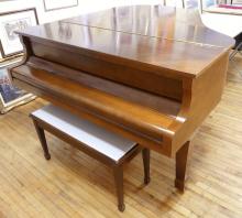 YAMAHA BABY GRAND PIANO