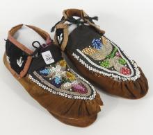 IROQUOIAN MOHAWK BEADED MOCCASINS