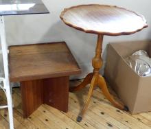 LOW TABLE AND PEDESTAL TABLE