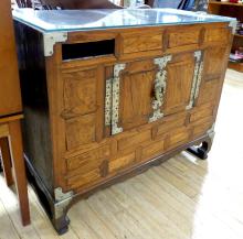 ANTIQUE CHINESE ROSEWOOD CABINET