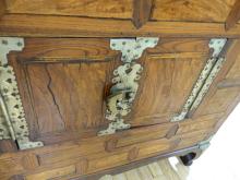 ANTIQUE CHINESE ROSEWOOD CABINET