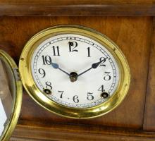 ANTIQUE MANTEL CLOCK