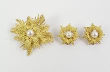 GOLD BROOCH & CLIP EARRINGS