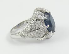 SAPPHIRE & DIAMOND RING