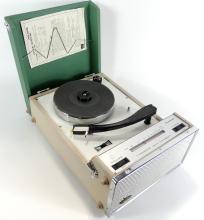 VINTAGE TURNTABLE/PHONOGRAPH