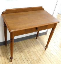 VICTORIAN WALNUT SOFA TABLE