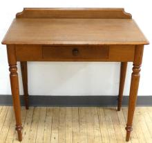 VICTORIAN WALNUT SOFA TABLE