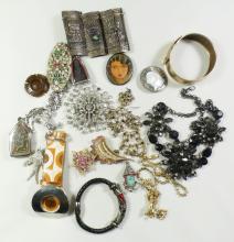 WATCH, COSTUME JEWELLERY