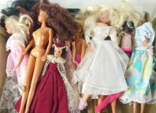 DOLLS INCLUDING BARBIE