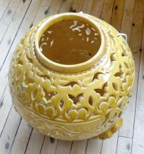 UNIQUE POTTERY LAMP