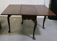 EARLY DROP-LEAF TABLE