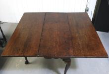 EARLY DROP-LEAF TABLE