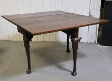 EARLY DROP-LEAF TABLE