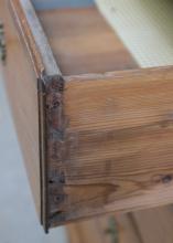 18TH CENTURY CHEST OF DRAWERS