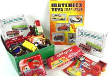 VINTAGE TOYS & COLLECTIBLES