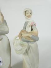 2 LLADRO FIGURINES