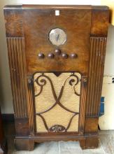 WESTINGHOUSE FLOOR MODEL RADIO